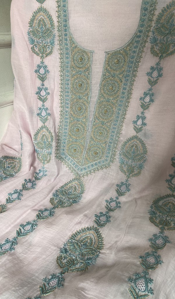 dupatta detail with the border work