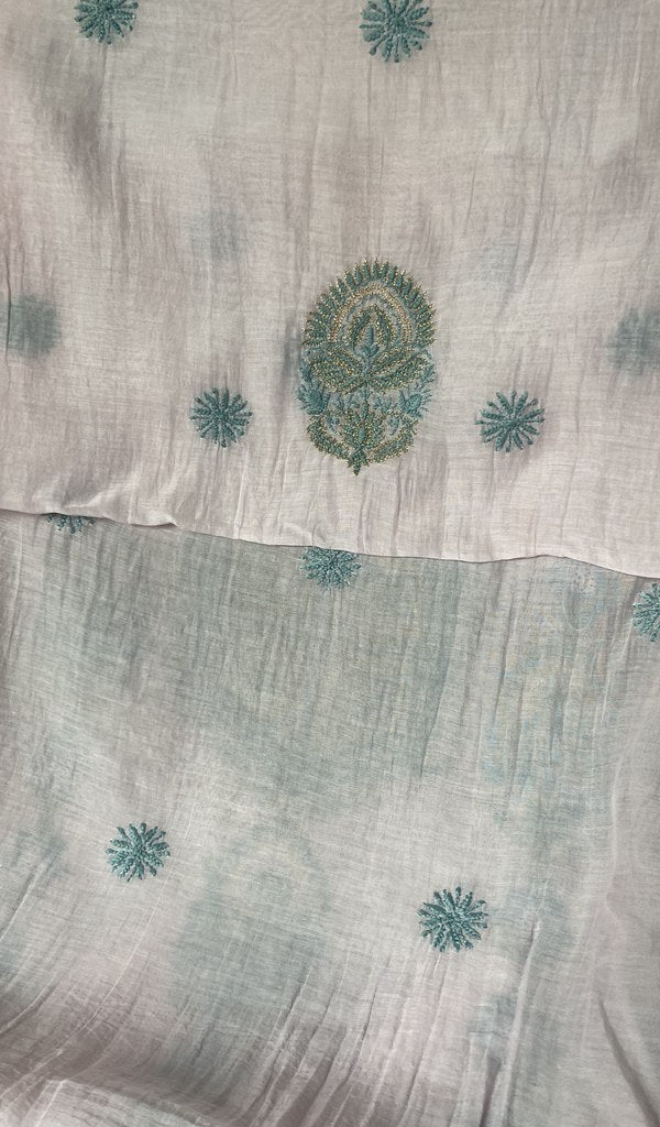 border and hem of the dupatta