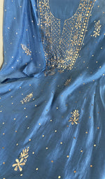 Dupatta laid over the kurta, pure mul chanderi