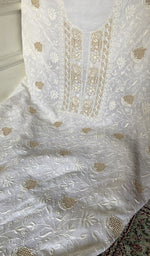 Load image into Gallery viewer, Border and hem of the off white pure maheshwari mul chanderi