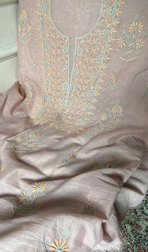Border and hem of the dusty pink mul chanderi