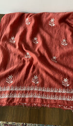 The dupatta, corner and border