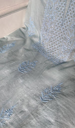 将图像加载到图库查看器中， Gala and front panel worked in fine chikankari