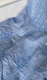 将图像加载到图库查看器中， Gala and front panel worked in fine chikankari