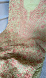thread detail on the kurta piece