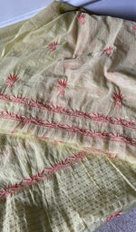 border and hem of the green kurta piece