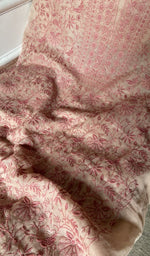 close view of the do taar and teen taar jaaldar chikankari with fine haath ki jaali