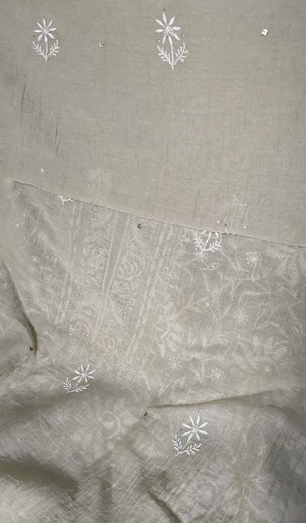 border and hem of the dupatta