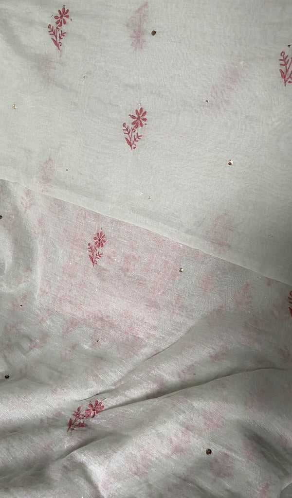 border and hem of the dupatta