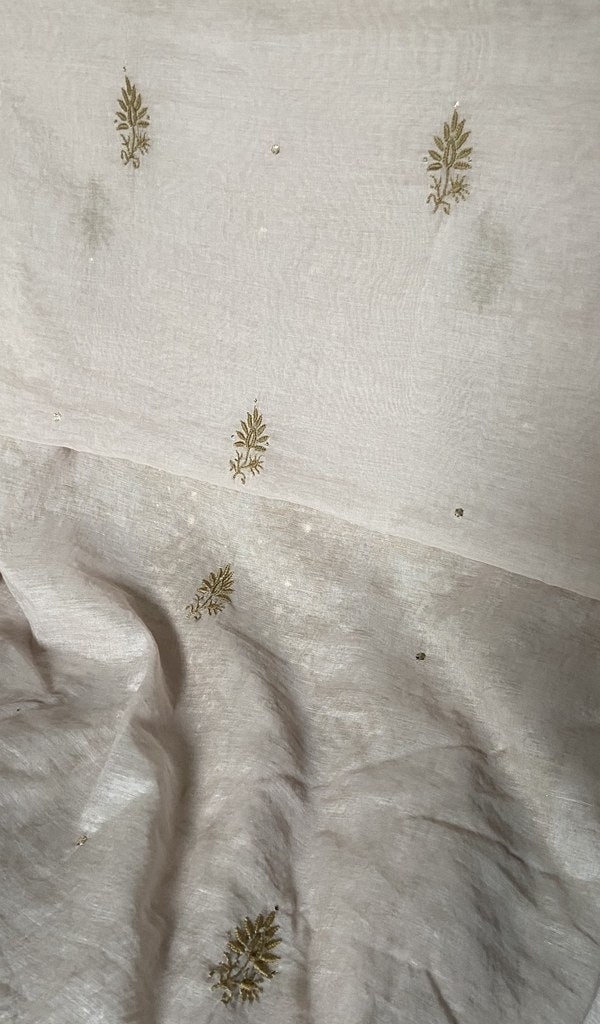 border and hem of the dupatta