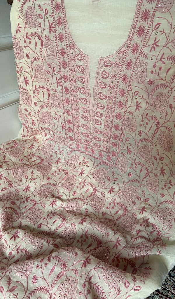 dupatta detail with the border work