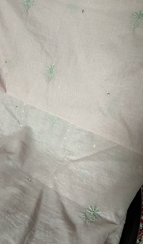 border and hem of the dupatta