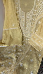 Hem and border of the yellow dupatta