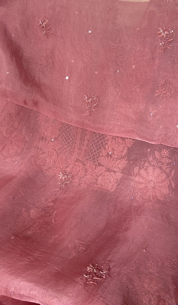 border and hem of the dupatta