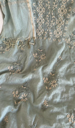 Kurta front laid out with the dupatta over it