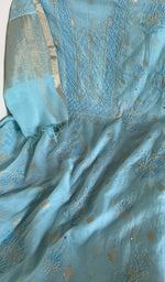 Dupatta laid over the kurta, pure mul chanderi