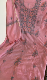 Dupatta laid over the kurta, pure mul chanderi