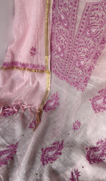 Motifs across the body of the pink kurta