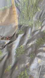Kurta front laid out with the dupatta over it