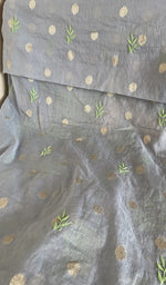 Dupatta border detail