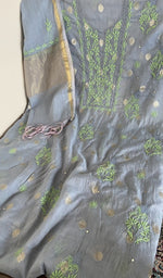 Kurta front laid out with the dupatta over it
