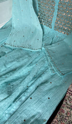 将图像加载到图库查看器中， Front body detail