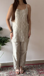 Sleeve and hem detail