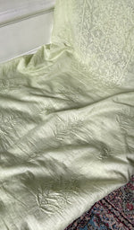 Load image into Gallery viewer, Fine chikankari in close view