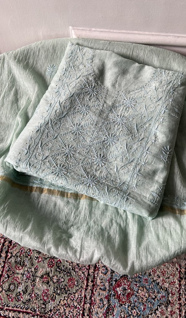 Set folded, showing the worked gala