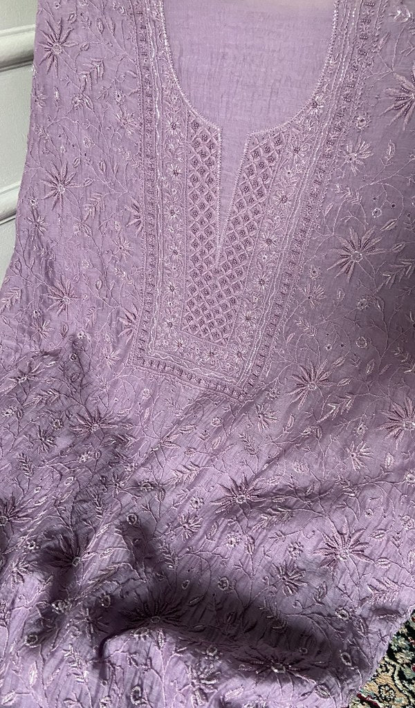 close view of the hand embroidery, lilac pure mul chanderi