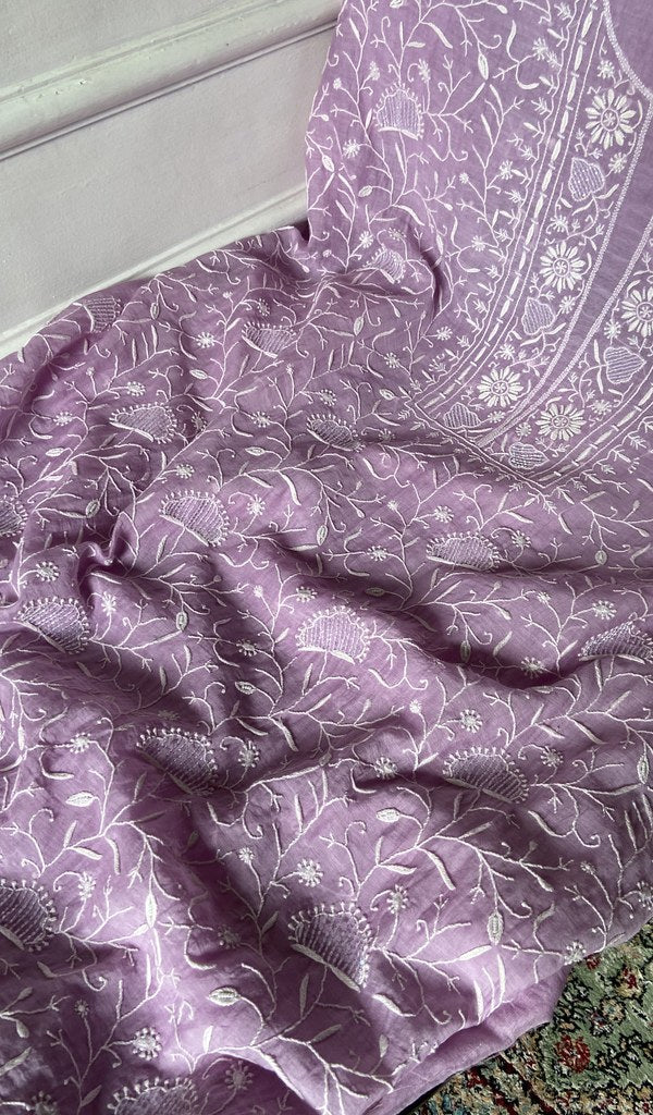 Do taar and teen taar chikankari in close view