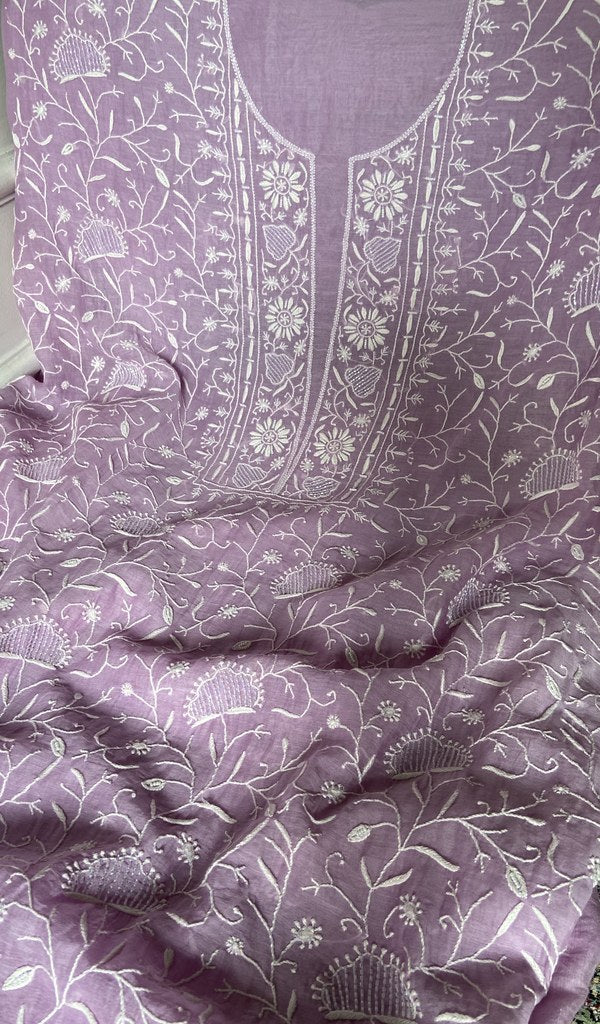 Border and hem of the lilac mul chanderi
