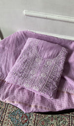 将图像加载到图库查看器中， Set folded, showing the worked gala