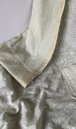 Beads and cutdana along the placket