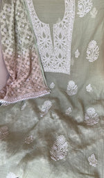 Dupatta laid over the kurta, pure mul chanderi