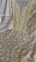 Sleeve and border detail