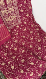 Do taar and teen taar jaaldar chikankari on the magenta kurta