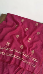 The dupatta spread out, magenta mul chanderi