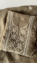 The folded set again, gala and placket in view
