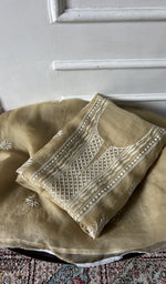 Load image into Gallery viewer, fine do and teen taar chikankari across the kurta