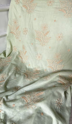 thread detail on the kurta piece
