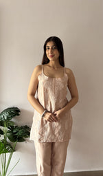 Sleeve and hem detail