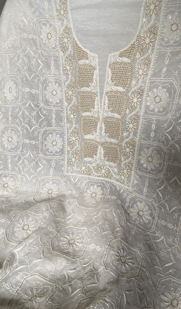 Border and hem of the off white pure maheshwari mul chanderi