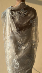 Saree on the mannequin, three quarter view