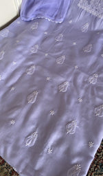 Lavender cotton kurta, close view of the embroidery
