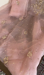 Dusty rose organza silk kurta, close view of the embroidery