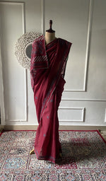 将图像加载到图库查看器中， Maroon cotton voile chikankari saree draped on the mannequin