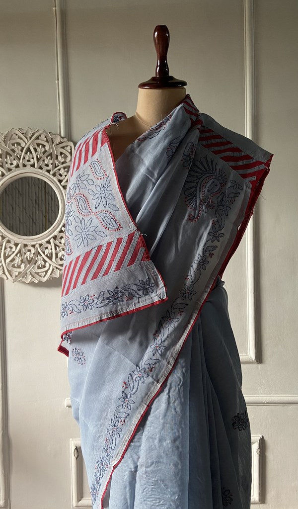 Border detail on the grey cotton voile saree