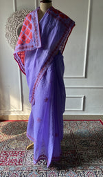 将图像加载到图库查看器中， Pallu of the lavender saree, chikankari worked across it
