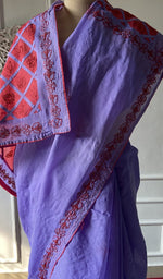 将图像加载到图库查看器中， Lavender saree draped to show the fall of the fabric